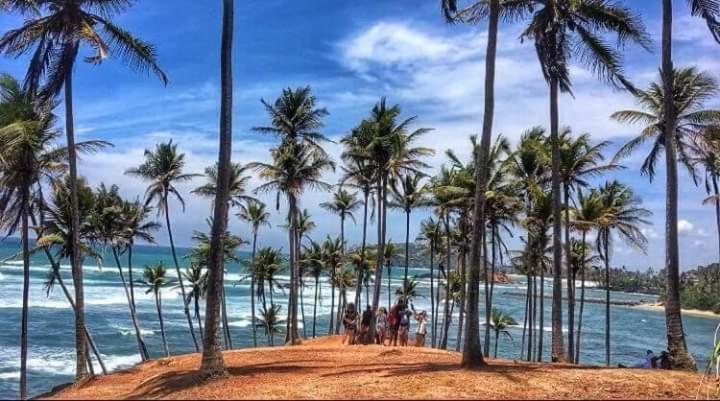 Suriya Homestay Mirissa Esterno foto